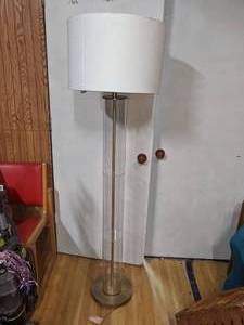 lot 26 image: Contemporary Floor Lamp