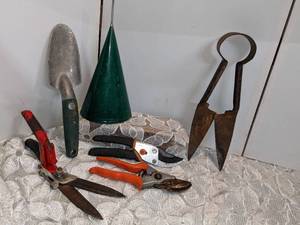 lot 168 image: Pruners, Trimmers and More