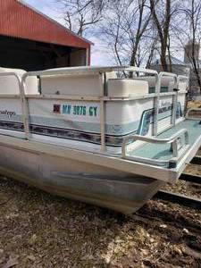 lot 6 image: 1996 Montego Generation-III Pontoon Boat (No Trailer)