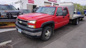 lot 7 image: 2006 Silverado Flatbed Pickup