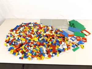 lot 2 image: Large Lot of Vintage Legos