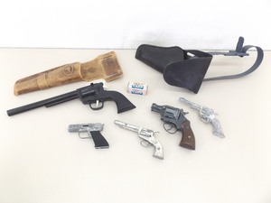 lot 12 image: Lot of Vintage Cap Guns