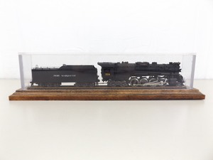 lot 1 image: Rivarossi HO 2-8-4 Powered Engine and Coal Car in Custom Case