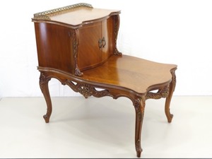 lot 40 image: Vintage Carved Wood WOW End Table