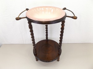 lot 41 image: Antique Wood Wash Stand and Bowl