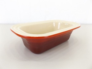 lot 90 image: Le Creuset Stoneware Classic Deep-Dish Loaf Pan