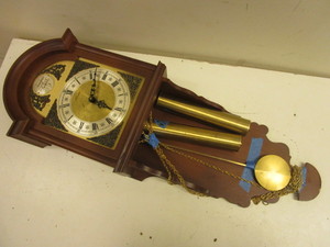 lot 505 image: LINDEN WALL CLOCK