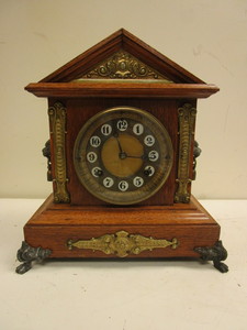 lot 511 image: WATERBURY SHELF CLOCK IN OAK CASE