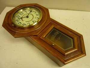 lot 516 image: CLASSIC MANOR REGULATOR CLOCK WITH WESTMINSTER CHIMES