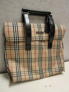 lot 604 image: FAUX BURBERRY PURSE