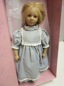 lot 618 image: VINTAGE AMERICAN HEARTLAND COLLECTION TONI DOLL, BY ANNETTE HIMSTEDT