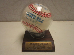 lot 622 image: ALBERT BELLE AUTOGRAPHED MAJOR LEAGUE BASEBALL, 50 - HR  50 - 2B, FIRST EVER PLAYER, 1995
