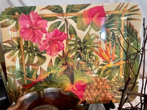 lot 264 image: Home Decor and More