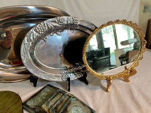lot 269 image: 3 Platters, a Leaf Plate and More