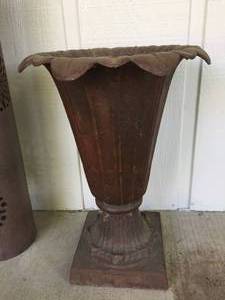 lot 137 image: Metal Garden Candle Holder and Large Metal Planter