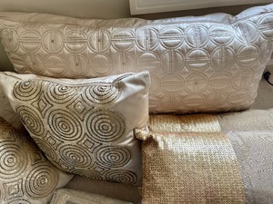 lot 8 image: Macys Bedding Ensemble