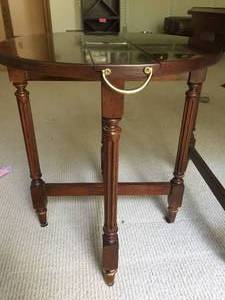 lot 155 image: Ornate Accent Table with Two Attaching Tables