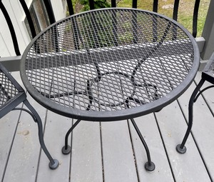 lot 19 image: 2 Metal Outdoor Patio Chairs and an Accent Table