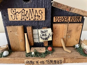 lot 45 image: St. Thomas Themed Bird House