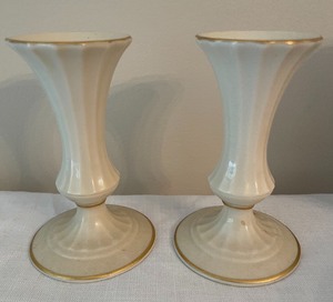lot 61 image: Lovely Lenox