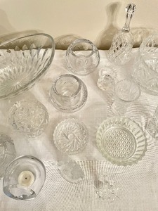 lot 88 image: Charming Clear Glass Grouping