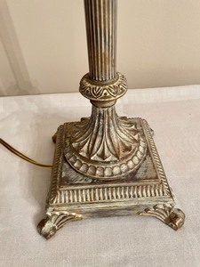 lot 95 image: Lovely Lamp
