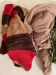lot 99 image: Womens Scarves