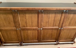 lot 207 image: Terrific Home Bar