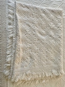 lot 204 image: Queen Bedding Lot