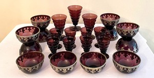 lot 117 image: Vintage Amethyst Glass Stemware and 12 Beautiful Bowls