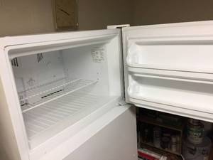 lot 355 image: Frigidaire Top Mount Frost Proof Refrigerator  Freezer