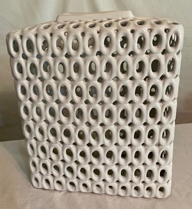 lot 315 image: White Decorative Vase