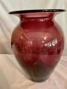 lot 314 image: 3 Amethyst Colored Items