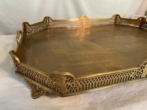 lot 328 image: Large Heavy Brass Serving Tray