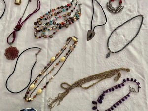 lot 417 image: Lot of Stunning Costume Necklaces