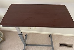 lot 421 image: Adjustable Height Table