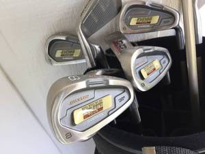 lot 387 image: Set of Dunlop Golf Clubs With Sportstak Bag