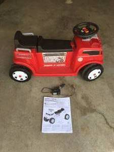 lot 389 image: Radio Flyer Electric Fire Truck