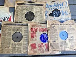 lot 390 image: Vintage Album Lot