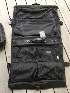 lot 404 image: DSP Garment Bag and Carry On