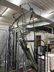 DEER TREE STAND