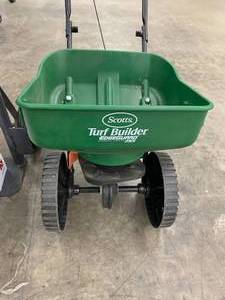 SCOTTS TURF BUILDER MINI SPREADER