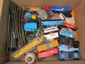 lot 149 image: 19581972 HO Railroad Train Set wit...