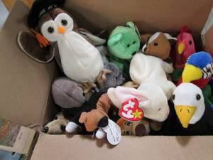 lot 152 image: Small Box of Collectible Ty Beanie ...