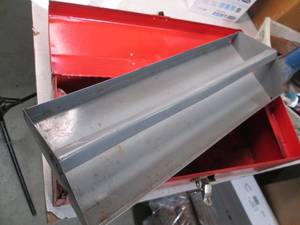 lot 157 image: Small Metal Toolbox with Removable ...