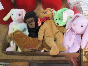 lot 168 image: Small Box of Collectible Ty Beanie ...