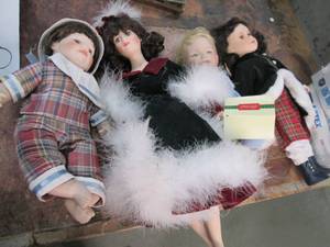 lot 174 image: 4 Very  Pretty and Well Made Porcel...