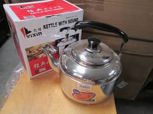 lot 227 image: 4L Capacity Stainless Steel Whistli...