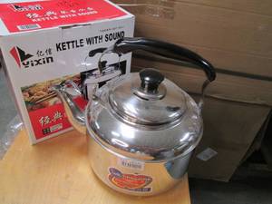 lot 229 image: 4L Capacity Stainless Steel Whistli...