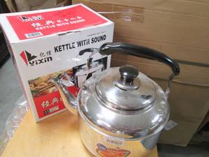 lot 230 image: 4L Capacity Stainless Steel Whistli...